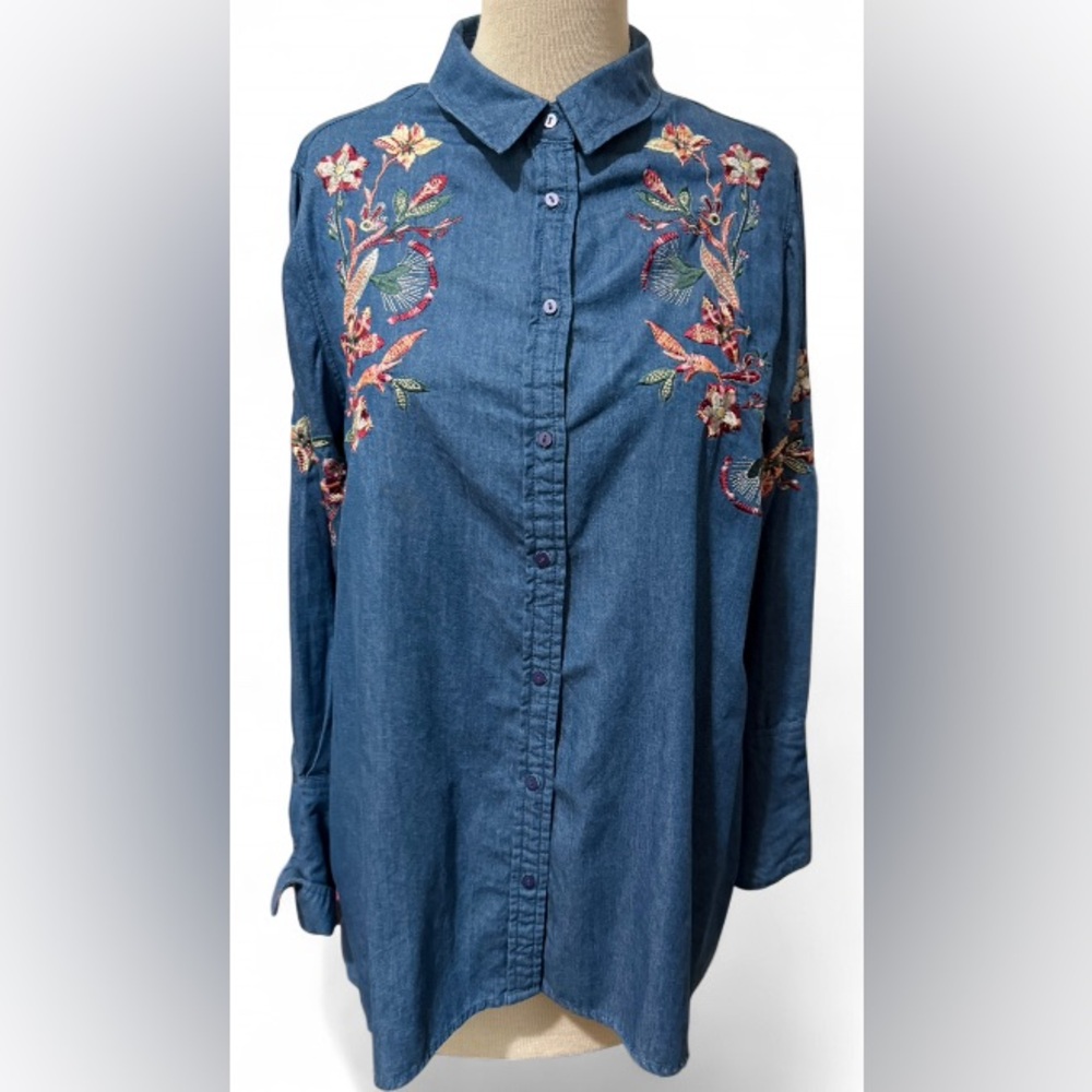 Zara Basic Z195 Denim Cotton Blue Button Up Top with Floral Embroidery Size L